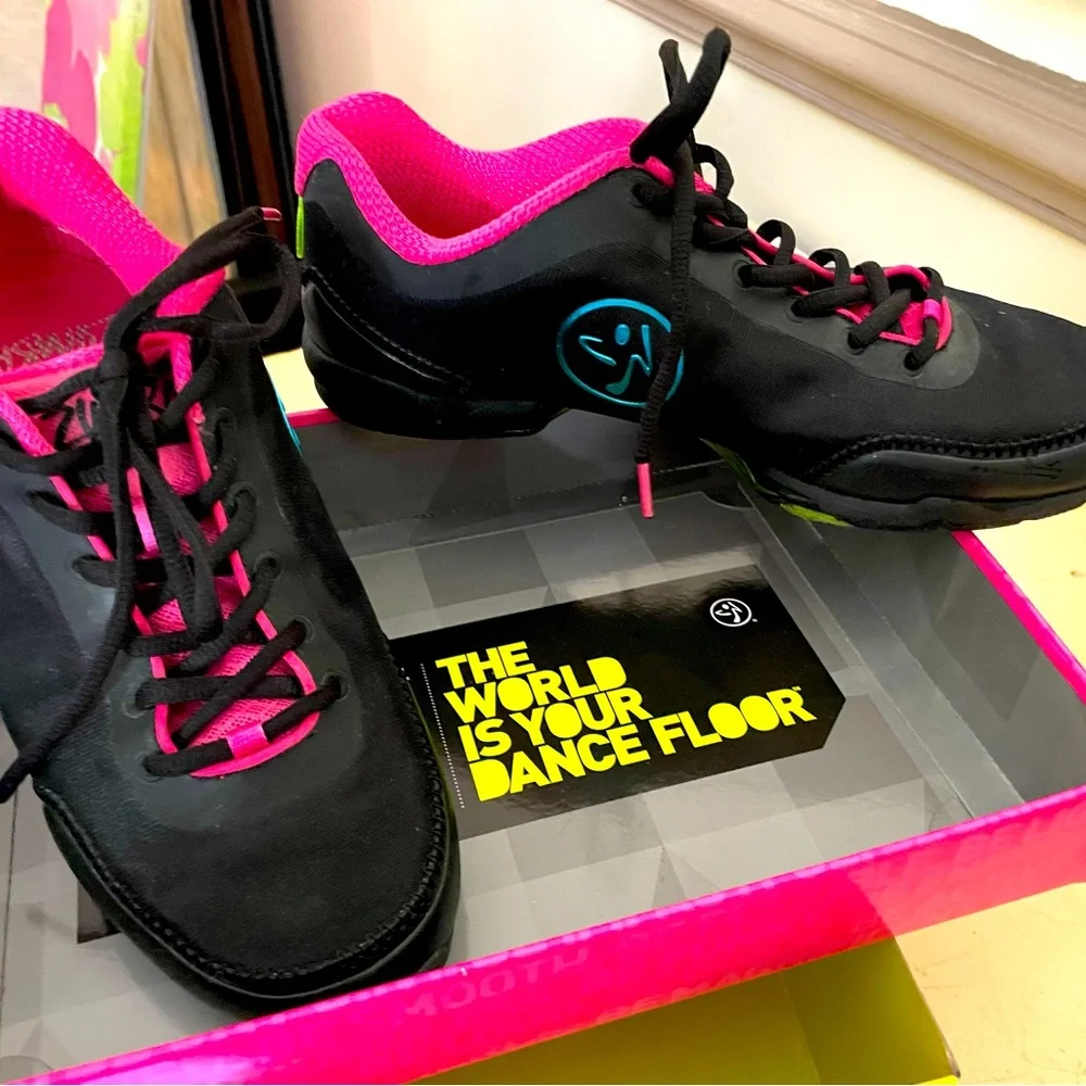 Authentic Zumba Shoes Size 7! Worn 2 times only!! - Picture 3 of 5